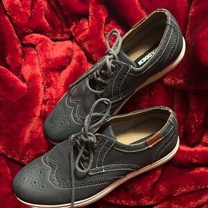 Madden. Stylish Black Wedges by